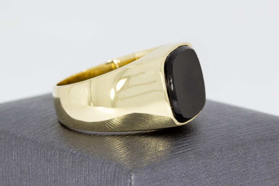 14 Karaat gouden Zegelring met Onyx - ringmaat 20,7 mm