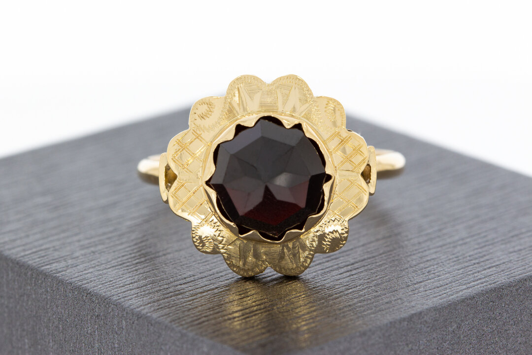 Vintage Goldring Damen 585 mit Granat - Ringgr&ouml;&szlig;e 63 (20 mm)