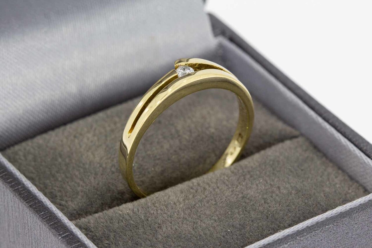 14 Karat Gold geschwungene Zirkonia Ring - 18,1 mm