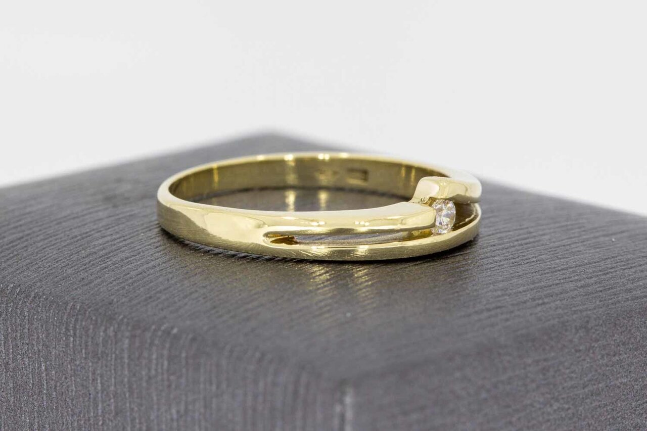 14 Karat Gold geschwungene Zirkonia Ring - 18,1 mm