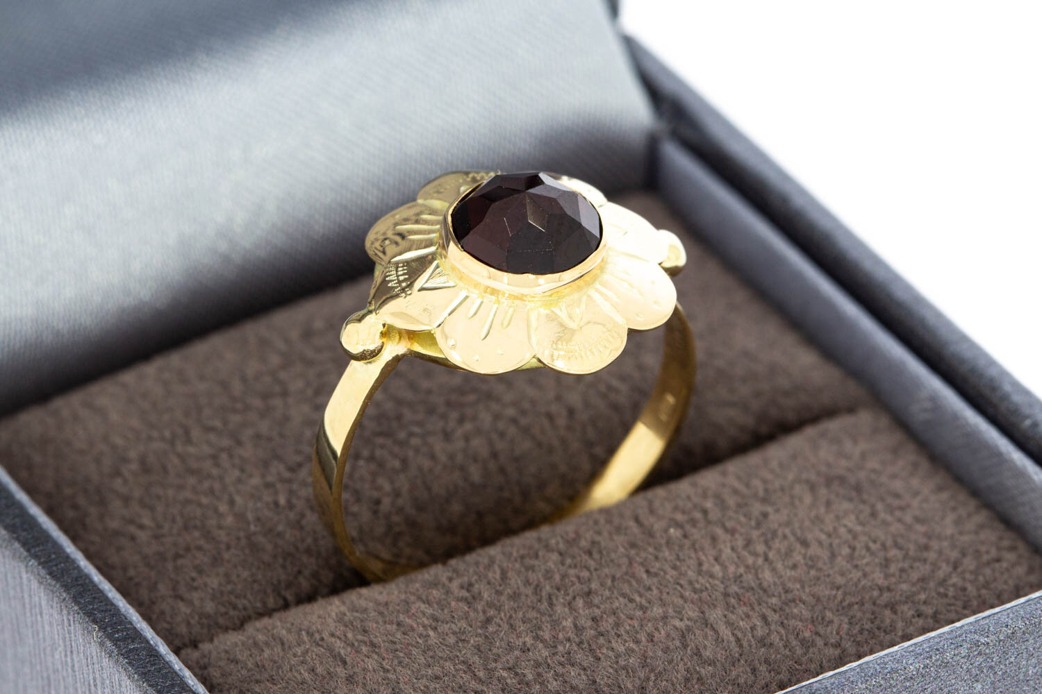 Gold Granat Ring 14 Karat – 17,9 mm