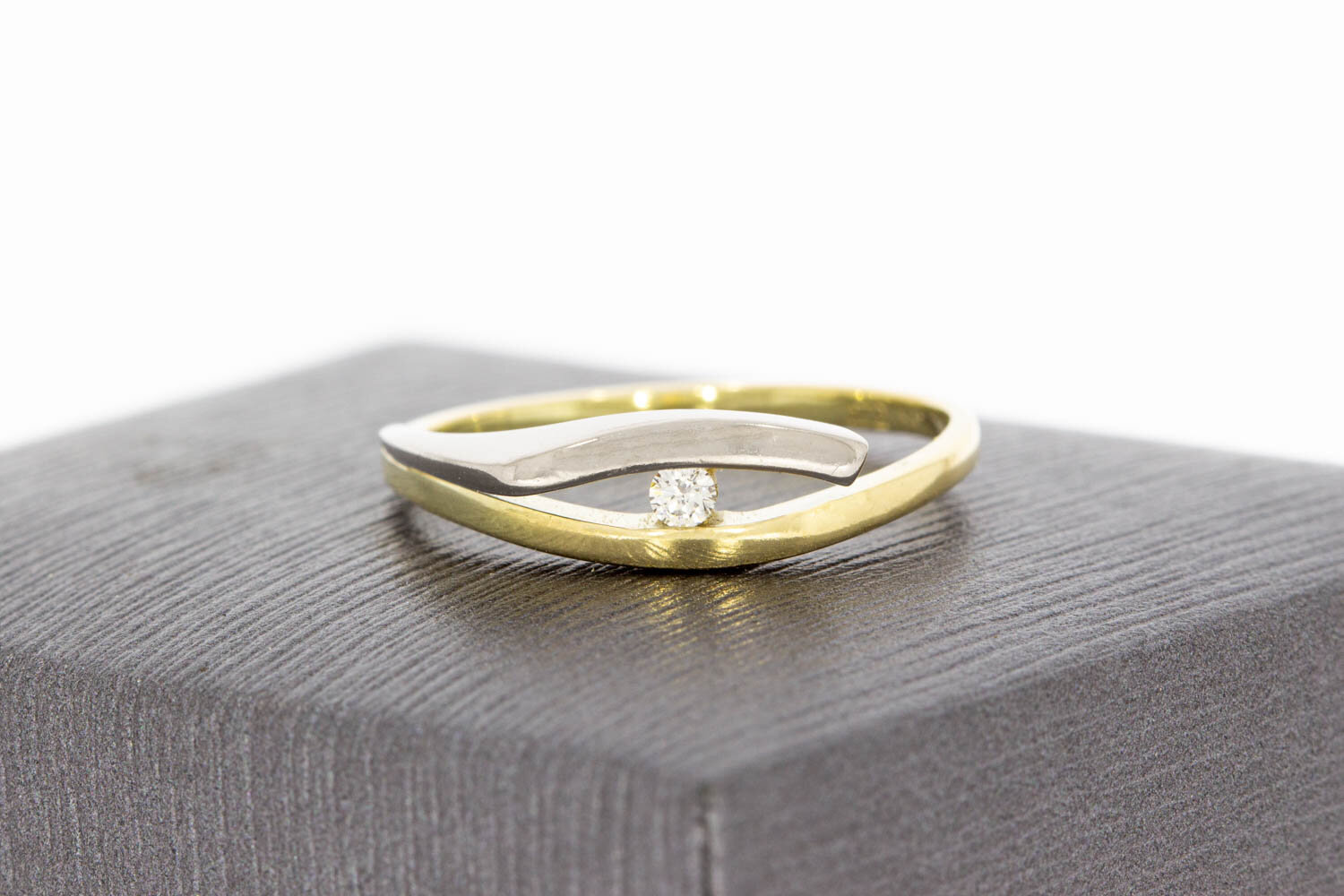 14 Karat Gold Diamant geschwungene Ring - 17,7 mm