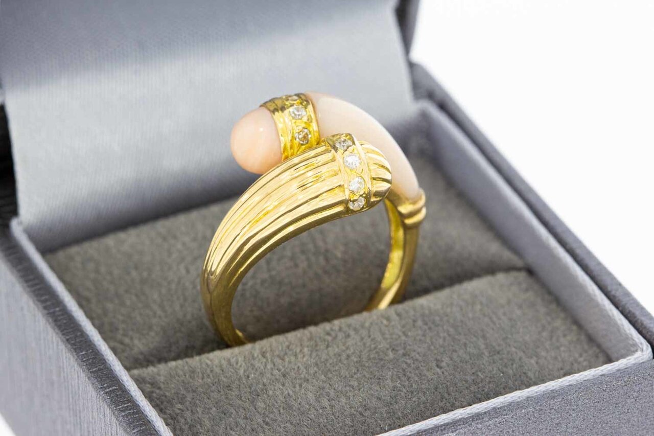 Geschwungene Ring 750 Gold mit Opal und Diamant - 17 mm