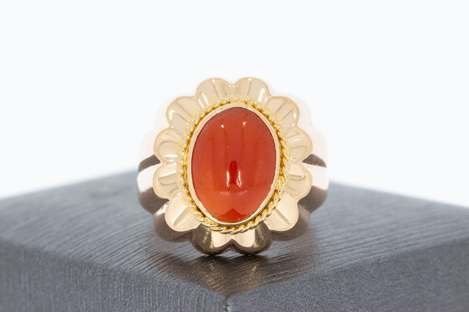 18 Karat Gold Marquis Ring mit roter Koralle - 18,7 mm