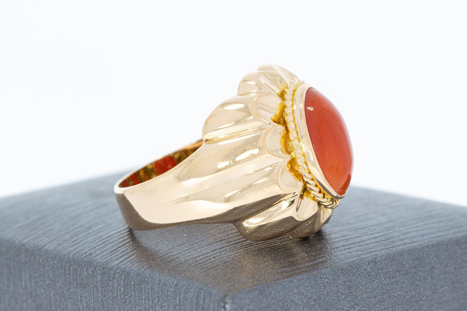 18 Karat Gold Marquis Ring mit roter Koralle - 18,7 mm