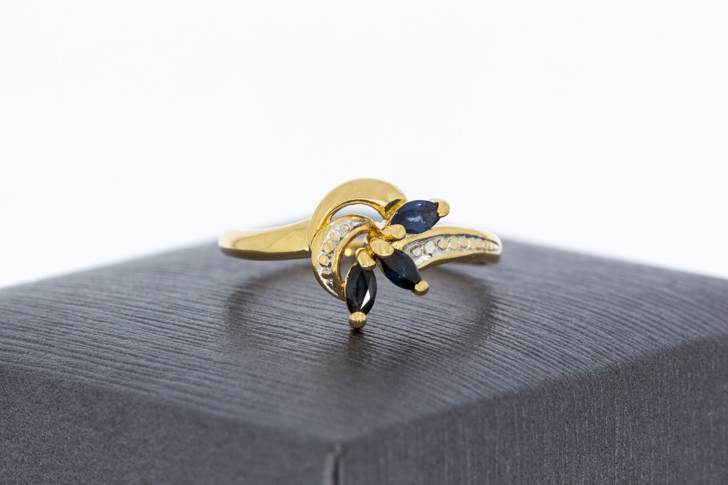 Saphir Ring 18 Karat Gold - 16,7 mm