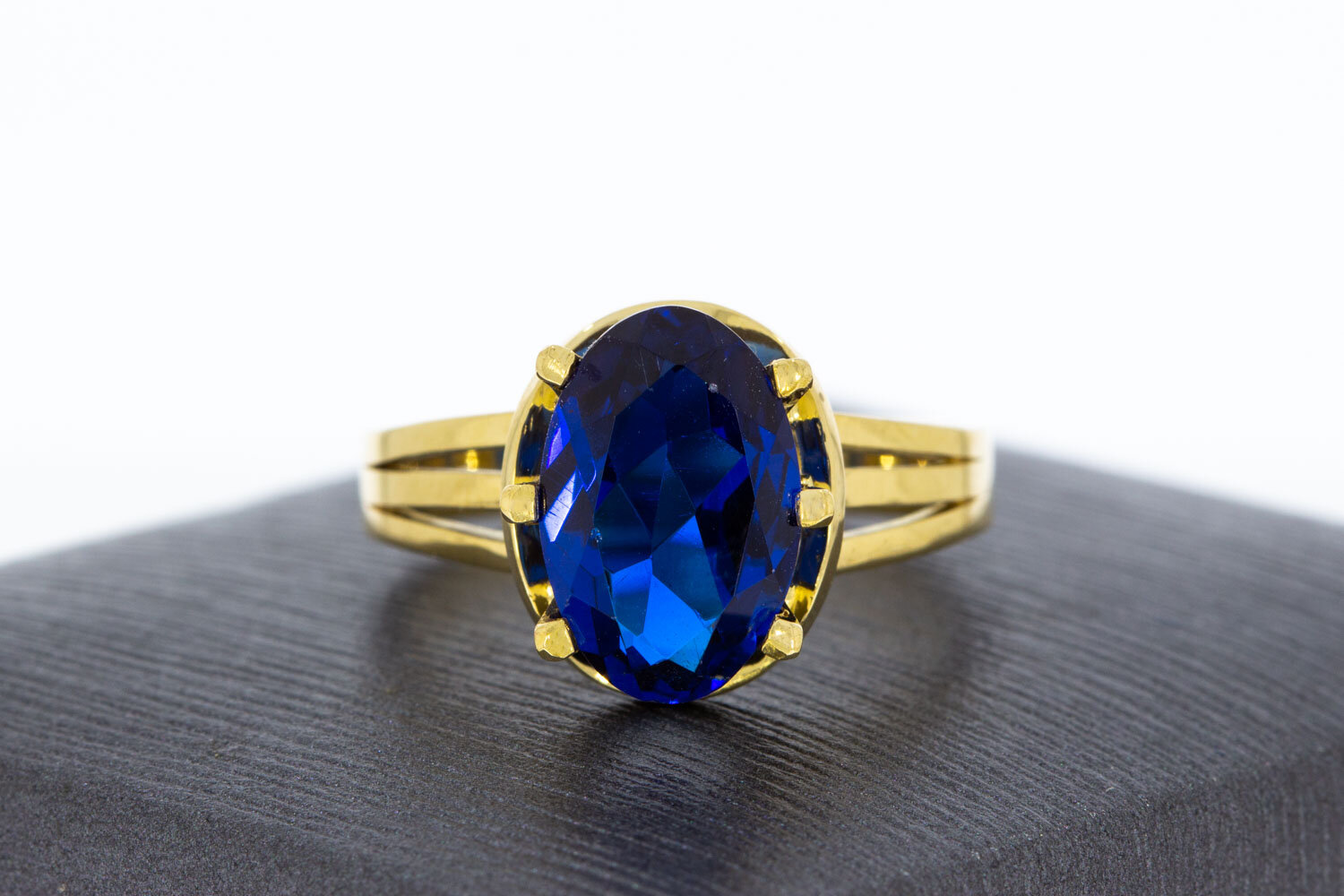 18 Karat Gold Saphir Ring - 17,6 mm