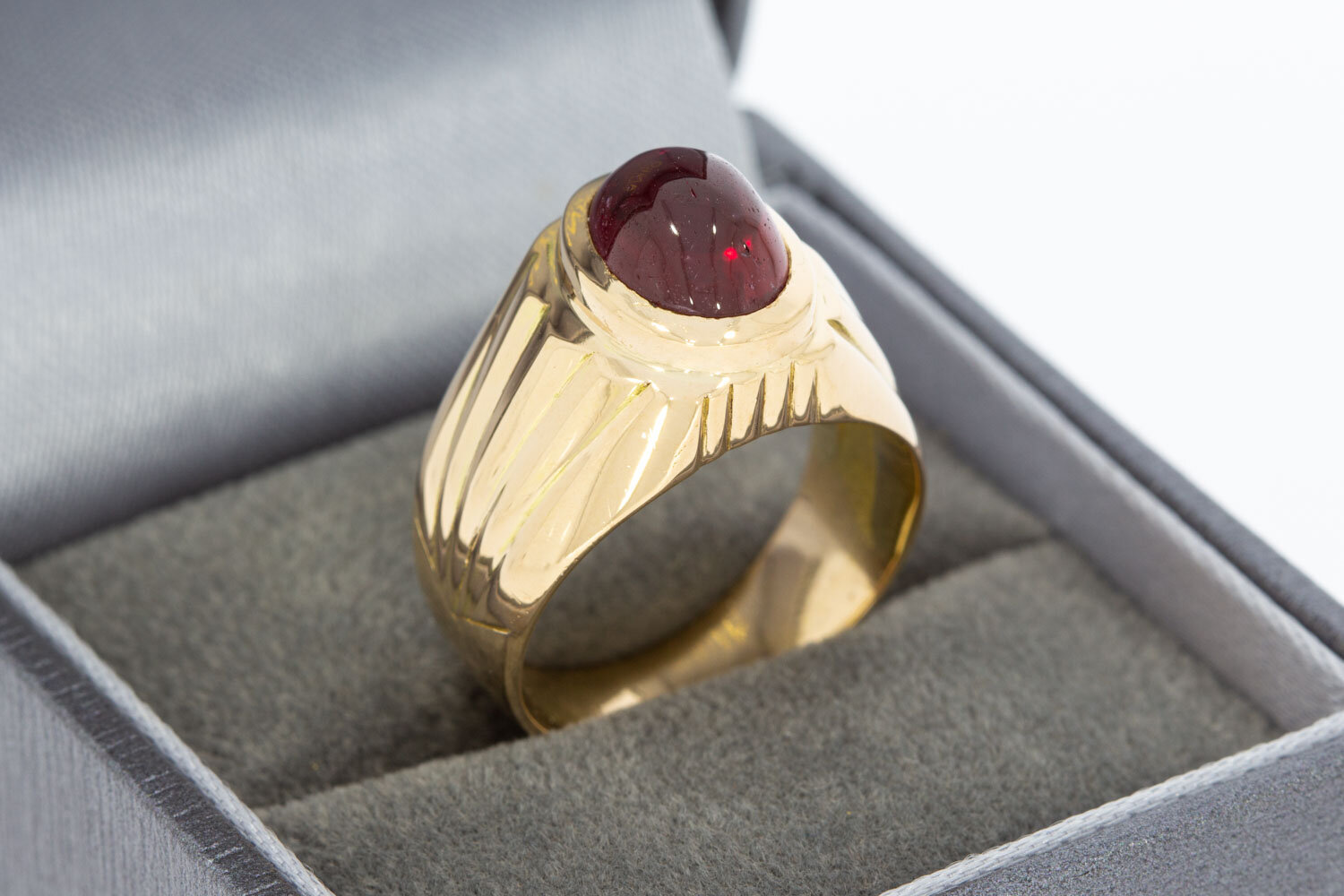 Pinky Ring 18 Karat Gold mit Rubin - 17,5 mm