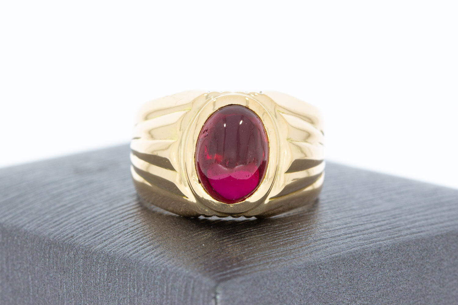 Pinky Ring 18 Karat Gold mit Rubin - 17,5 mm