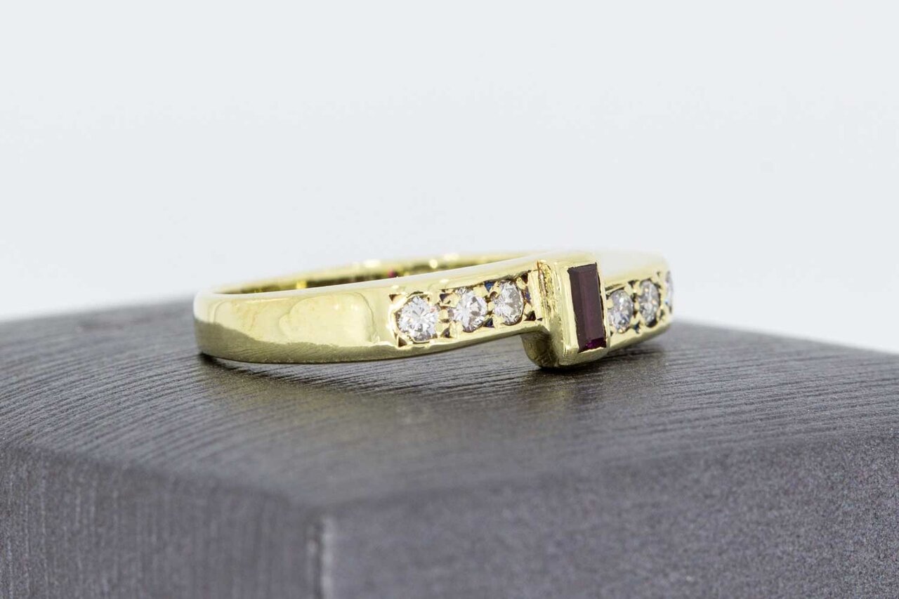 585 Gold Rubin geschwungene Diamant Ring - 17,6 mm