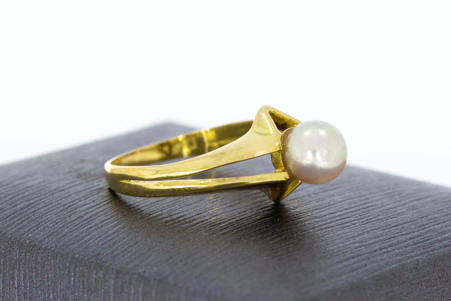 Perlenring aus 18 Karat Gold - 16,7 mm