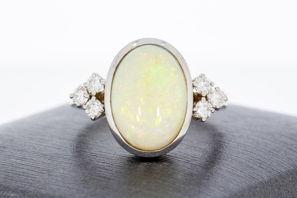 Opalring 18 Karat Gold mit Diamant - 18,5
