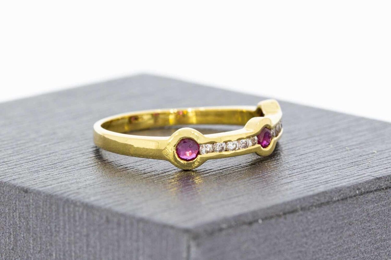 Rubin Goldring mit Diamant 18 Karat - 16,8 mm
