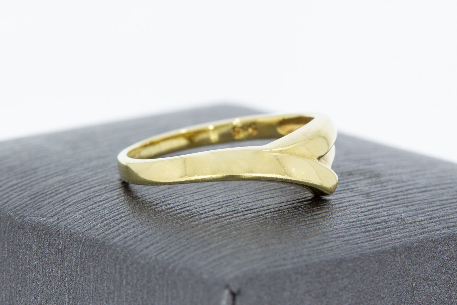 Geschwungener Ring 14 Karat Gold - 16,7 mm