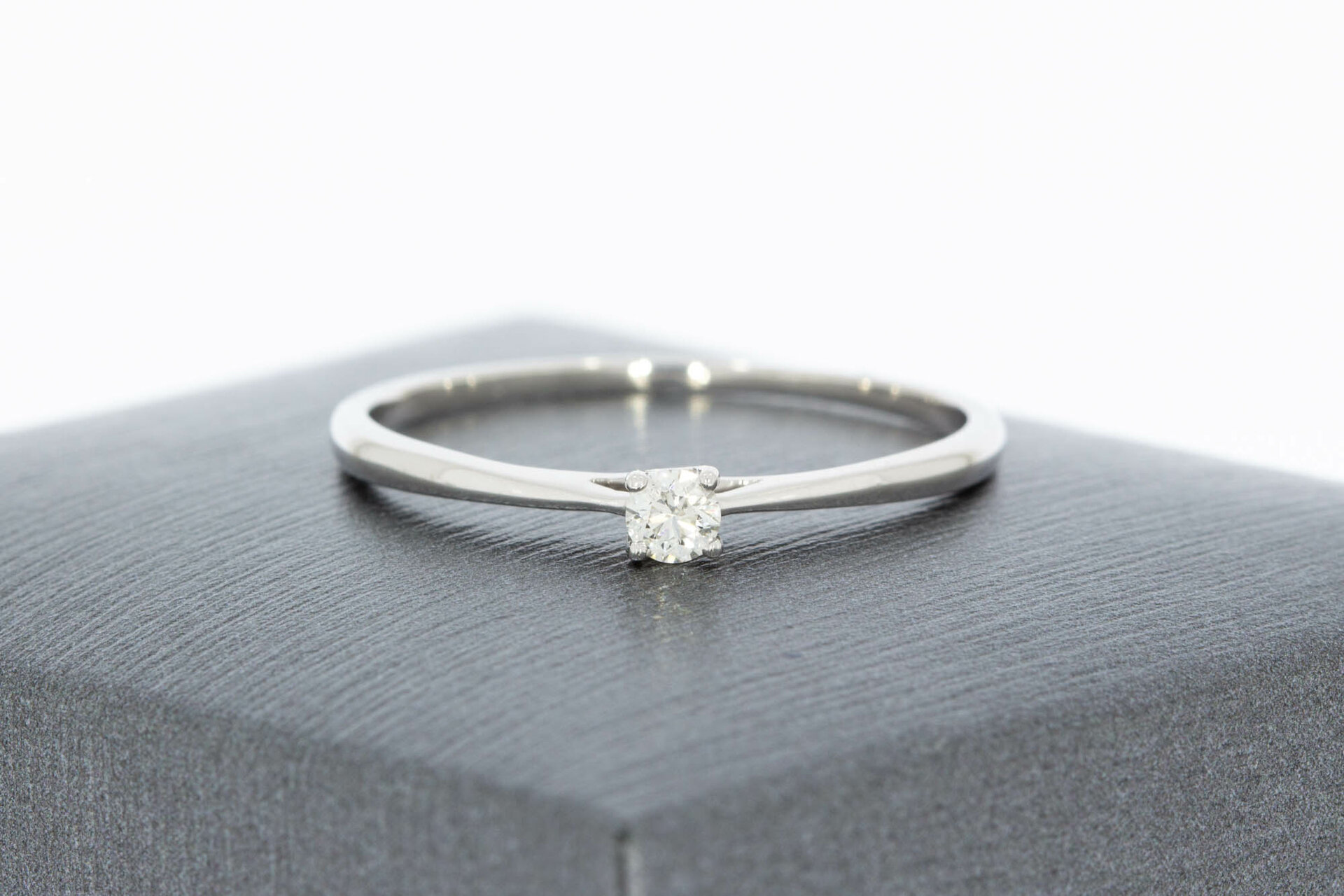 9 Karat Gold Diamant Damenring - 16,5 mm