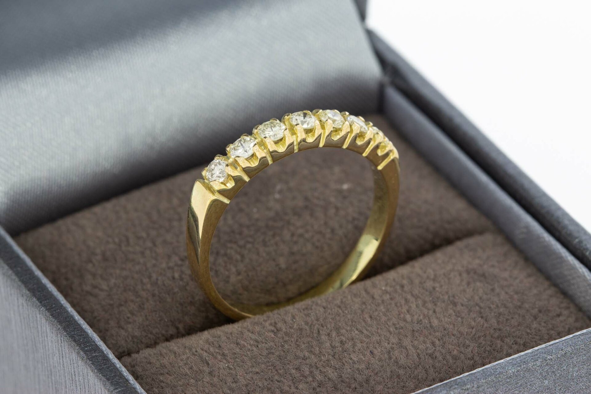 14 Karat Goldring mit Diamant - 17,3 mm