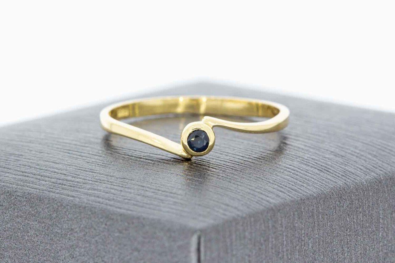 14 Karat Goldring mit Saphir - 17,4 mm