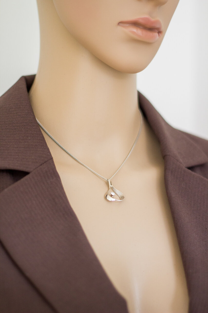 14 Karat Weißgold Anhänger mit Diamant