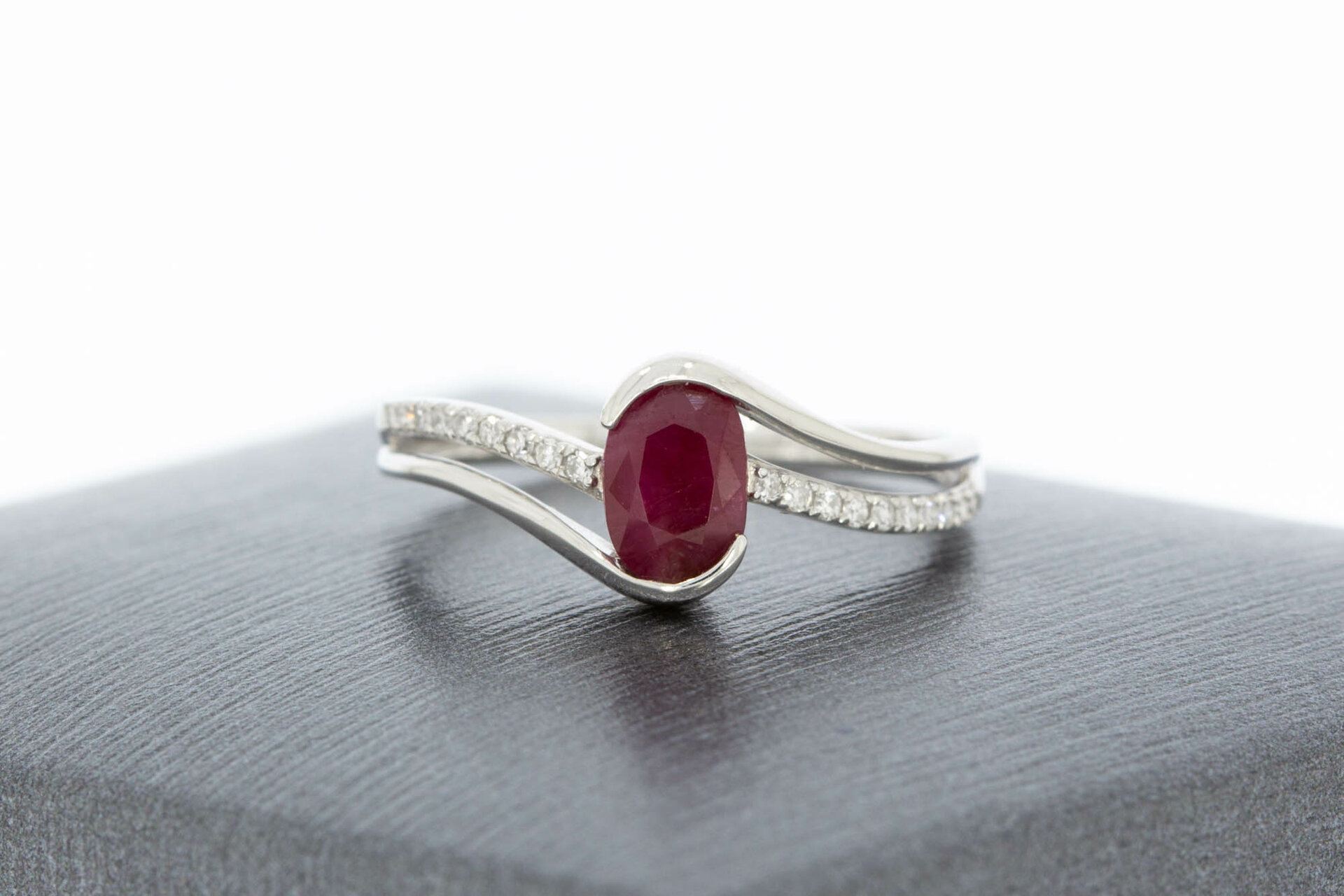 9 Karat weißgold Solitärring - 15,6 mm