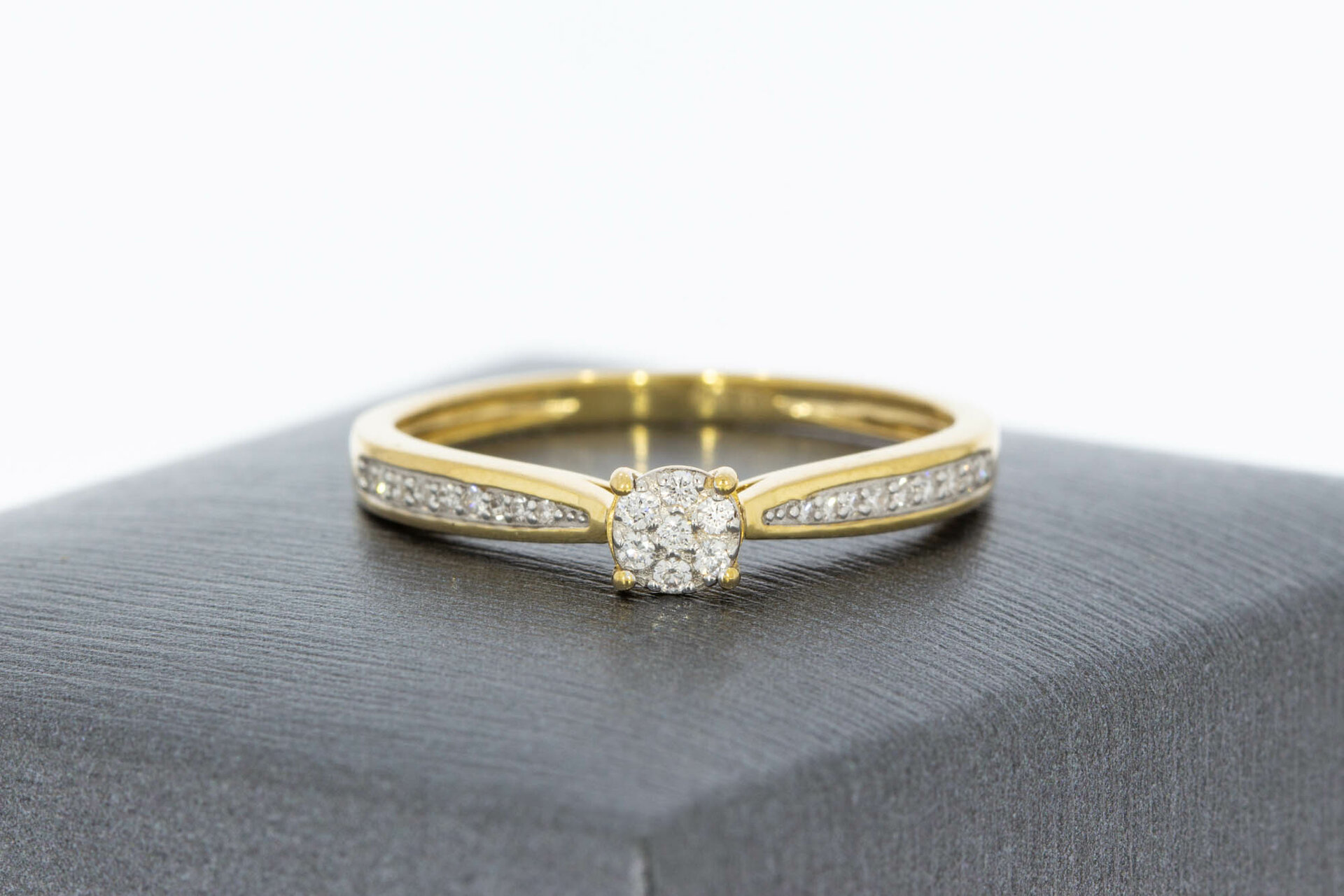 9 Karat Gelbgold Solitärring - 19 mm