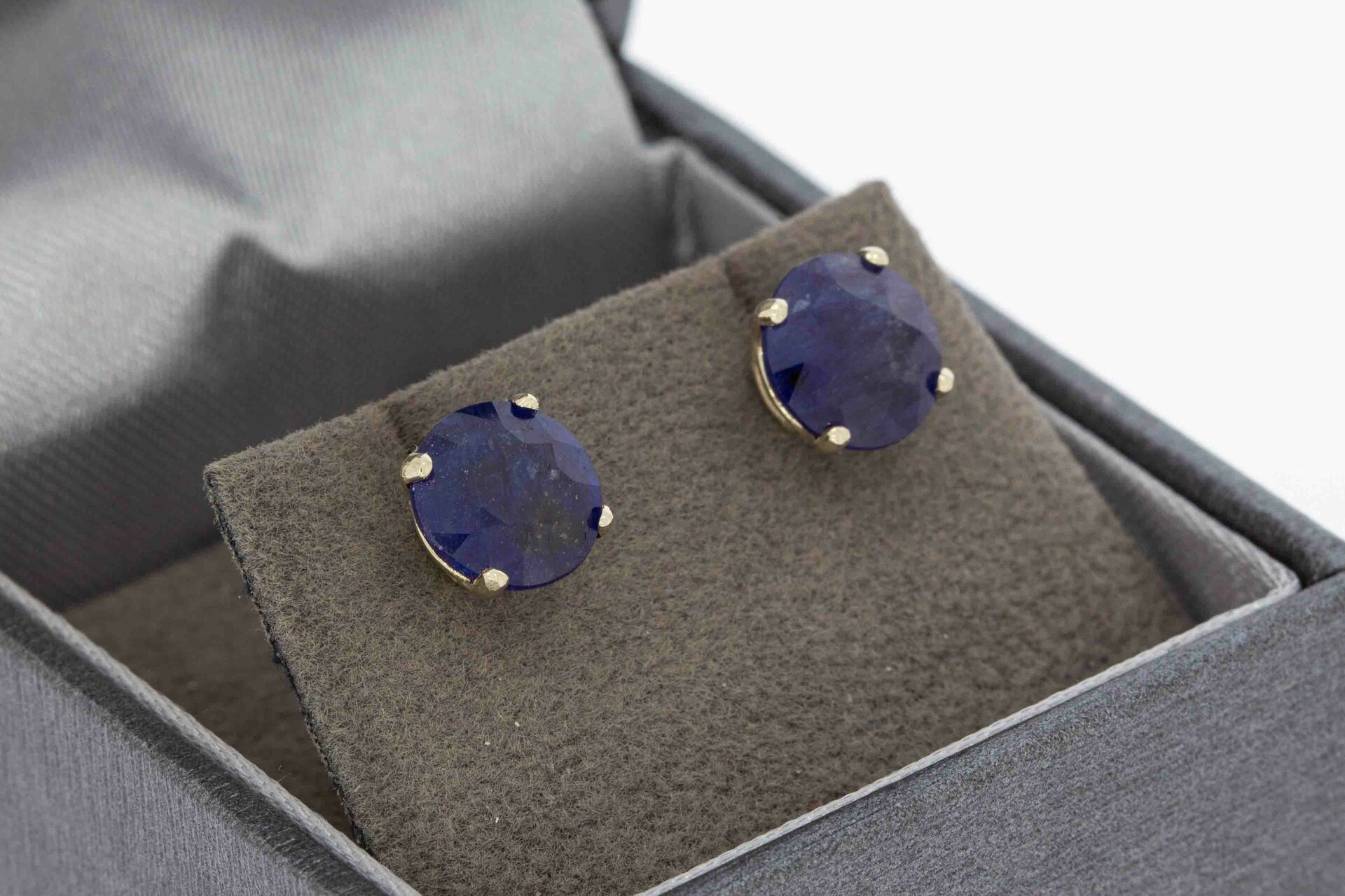 Saphir Ohrstecker 750 Gold - 0,7 cm