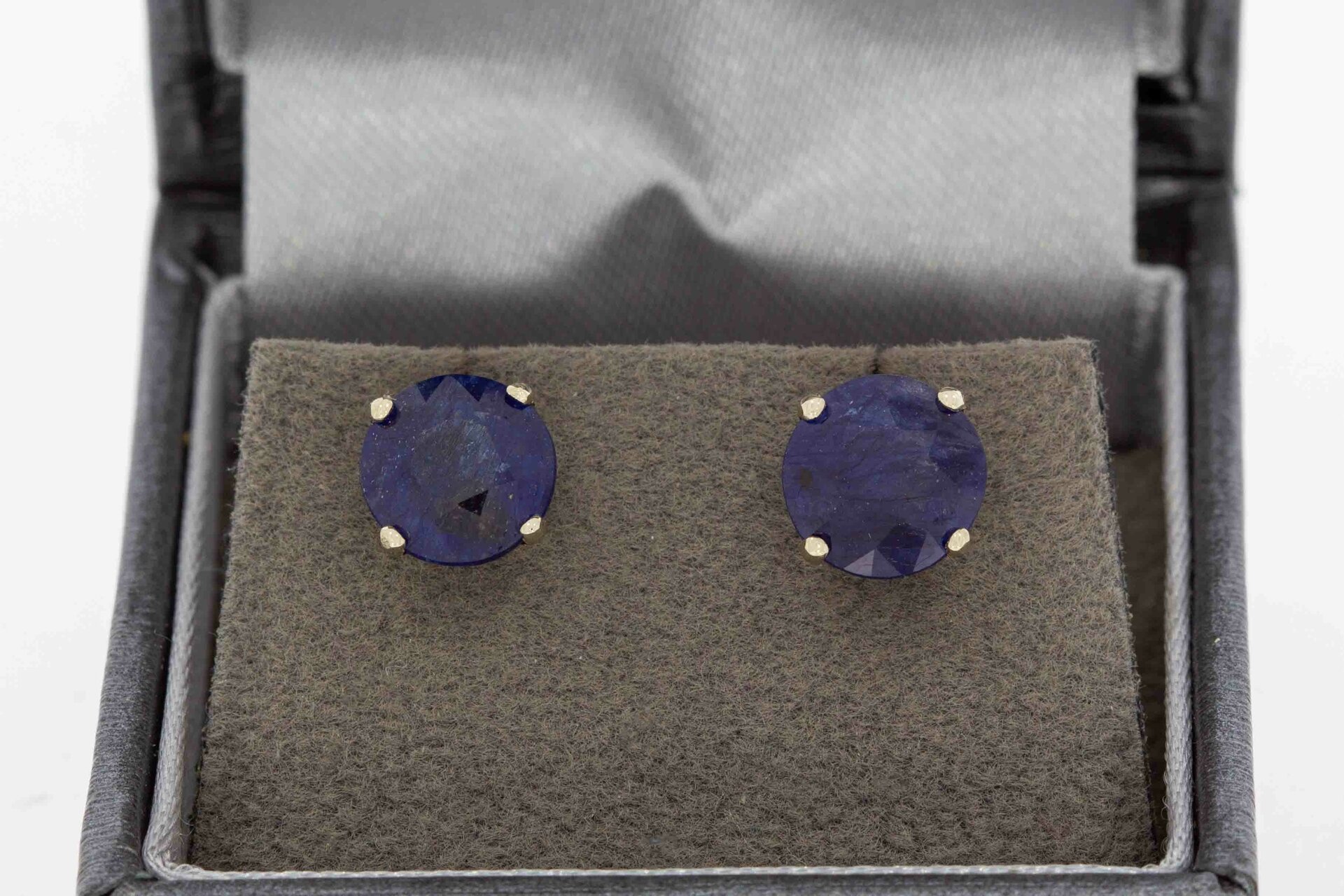 Saphir Ohrstecker 750 Gold - 0,7 cm