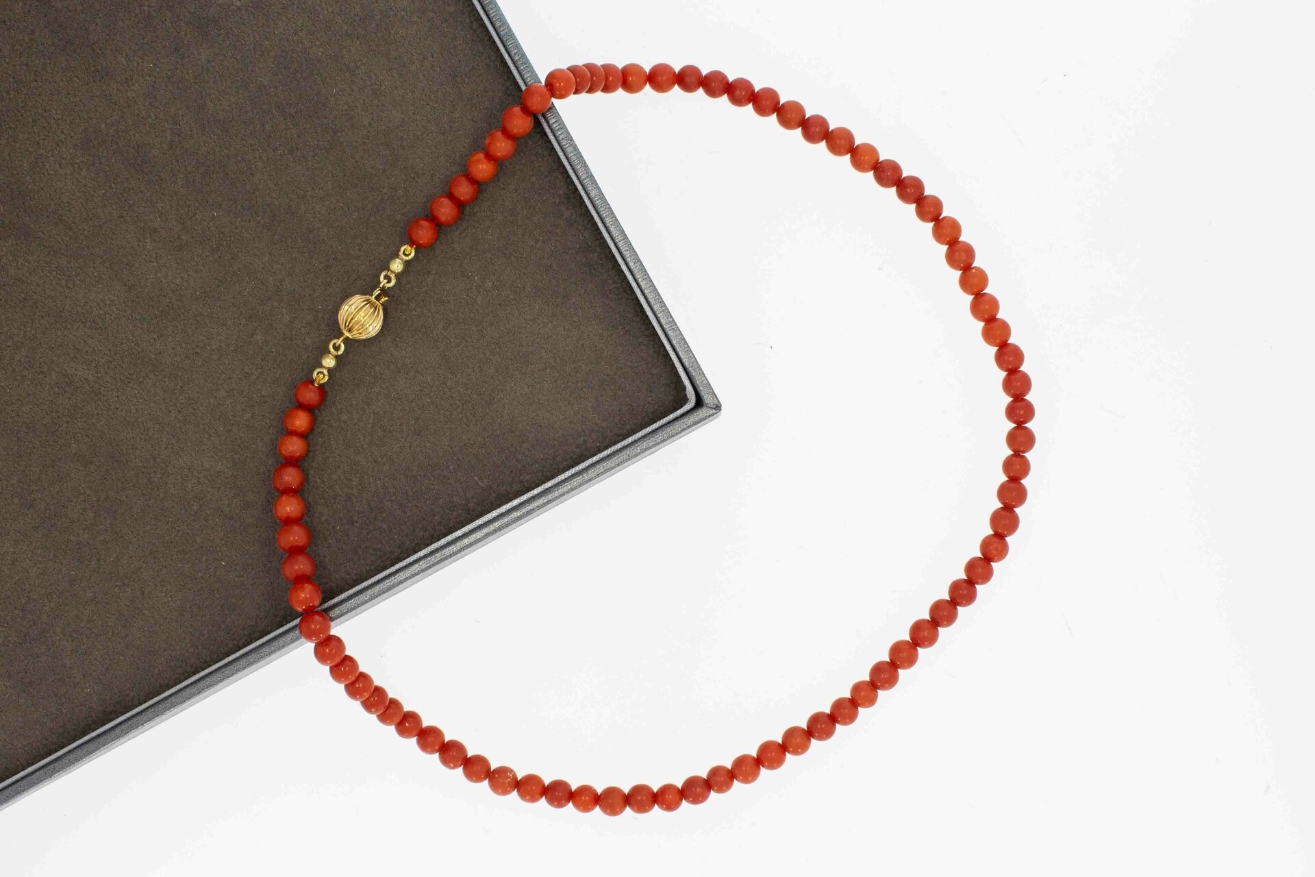 Rote Korallenkette 14 Karat Gold – 39,5 cm