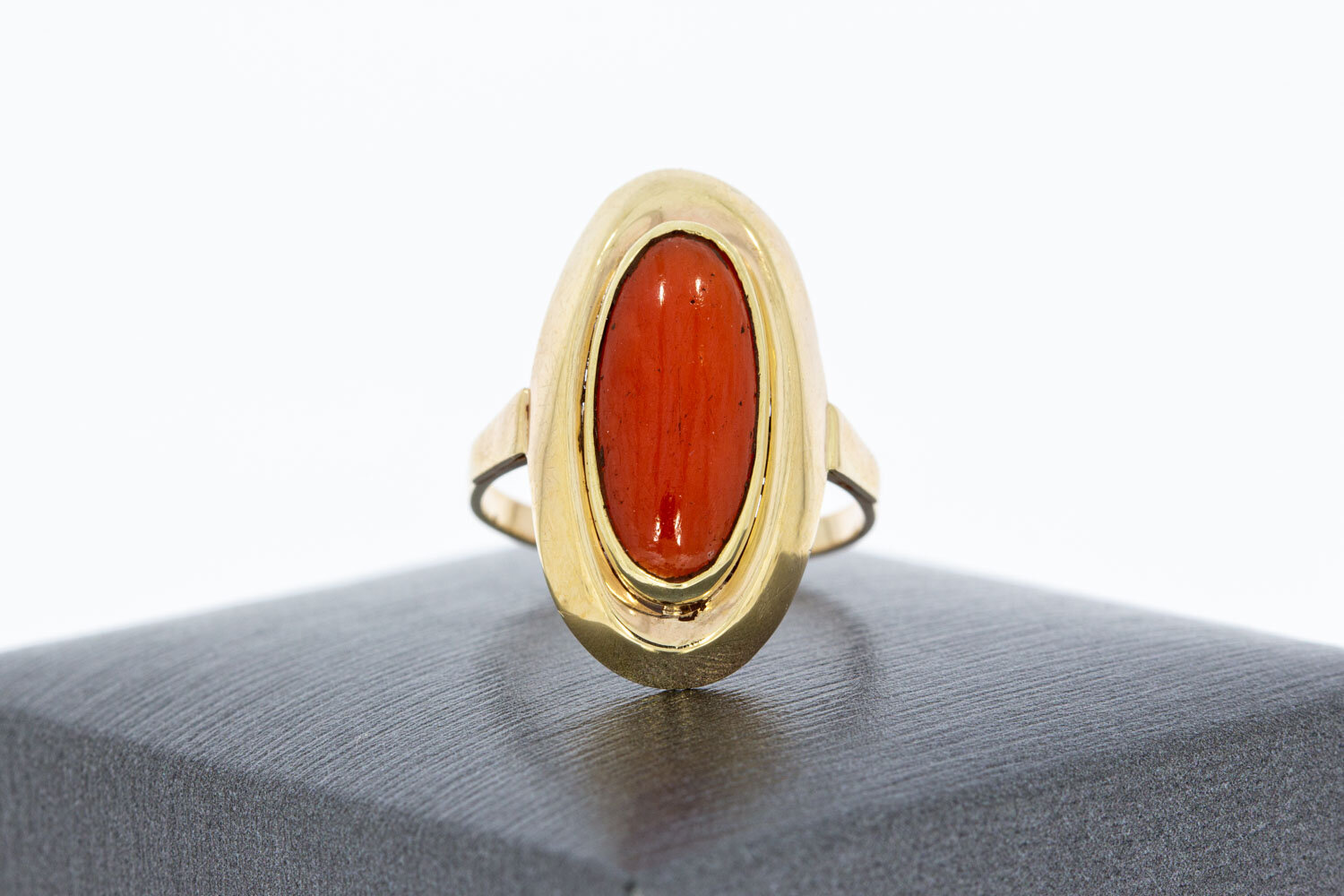 Roter Korallen-Ring 333 Gold - 16,4 mm