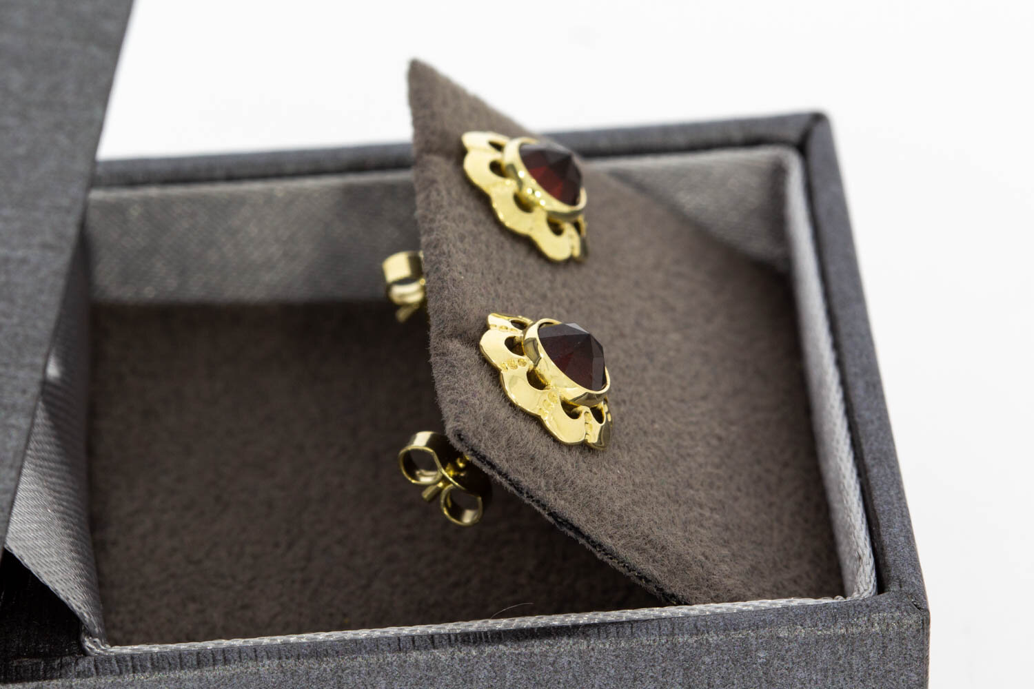 Granat Ohrstecker 585 Gold - 0,9 cm