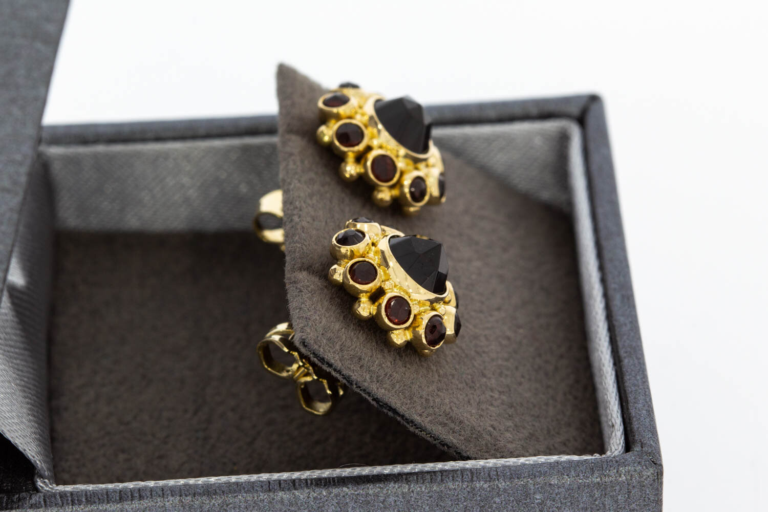 Granat Ohrstecker 14 Karat Gold - 1,2 cm