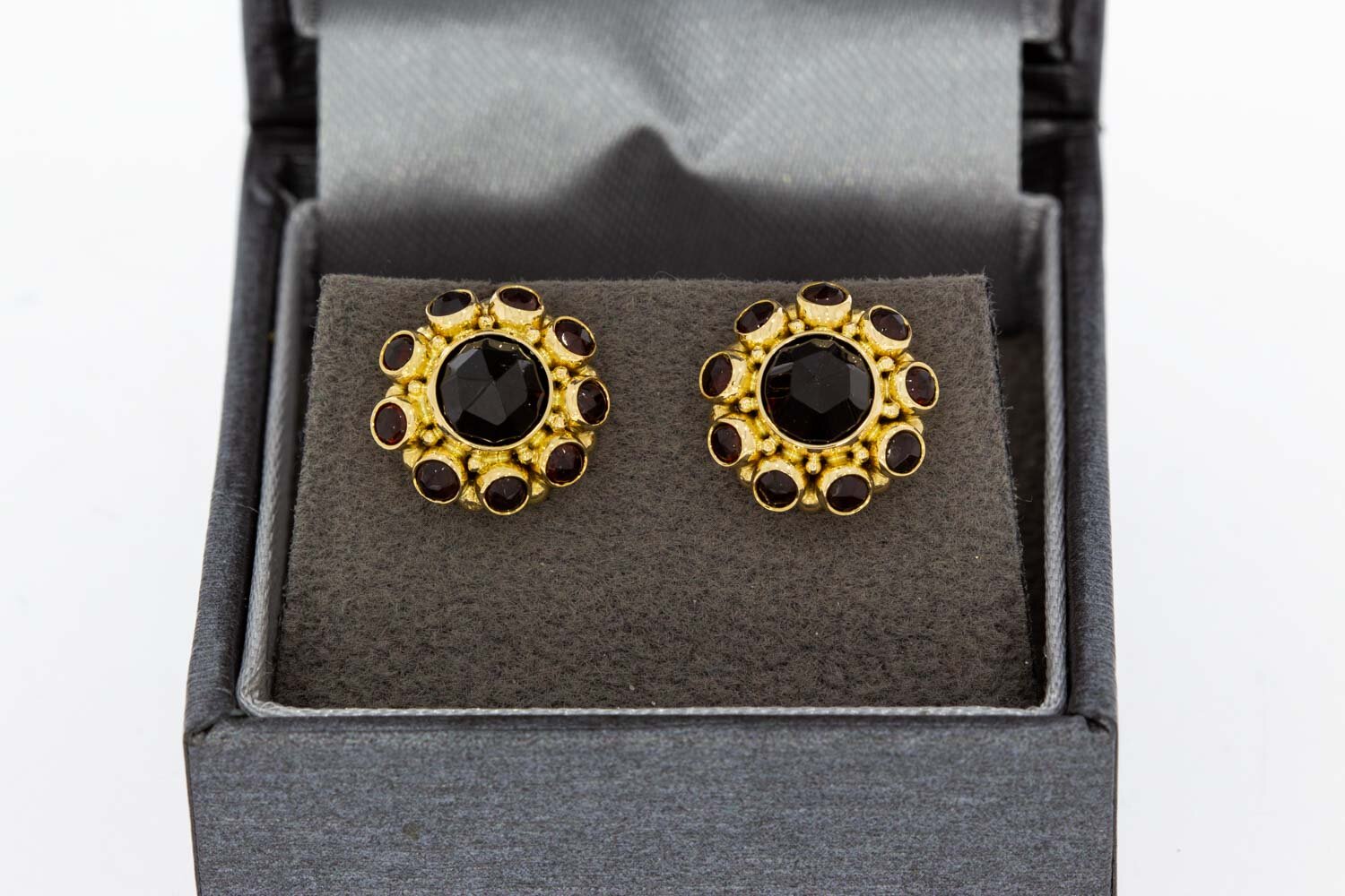 Granat Ohrstecker 14 Karat Gold - 1,2 cm