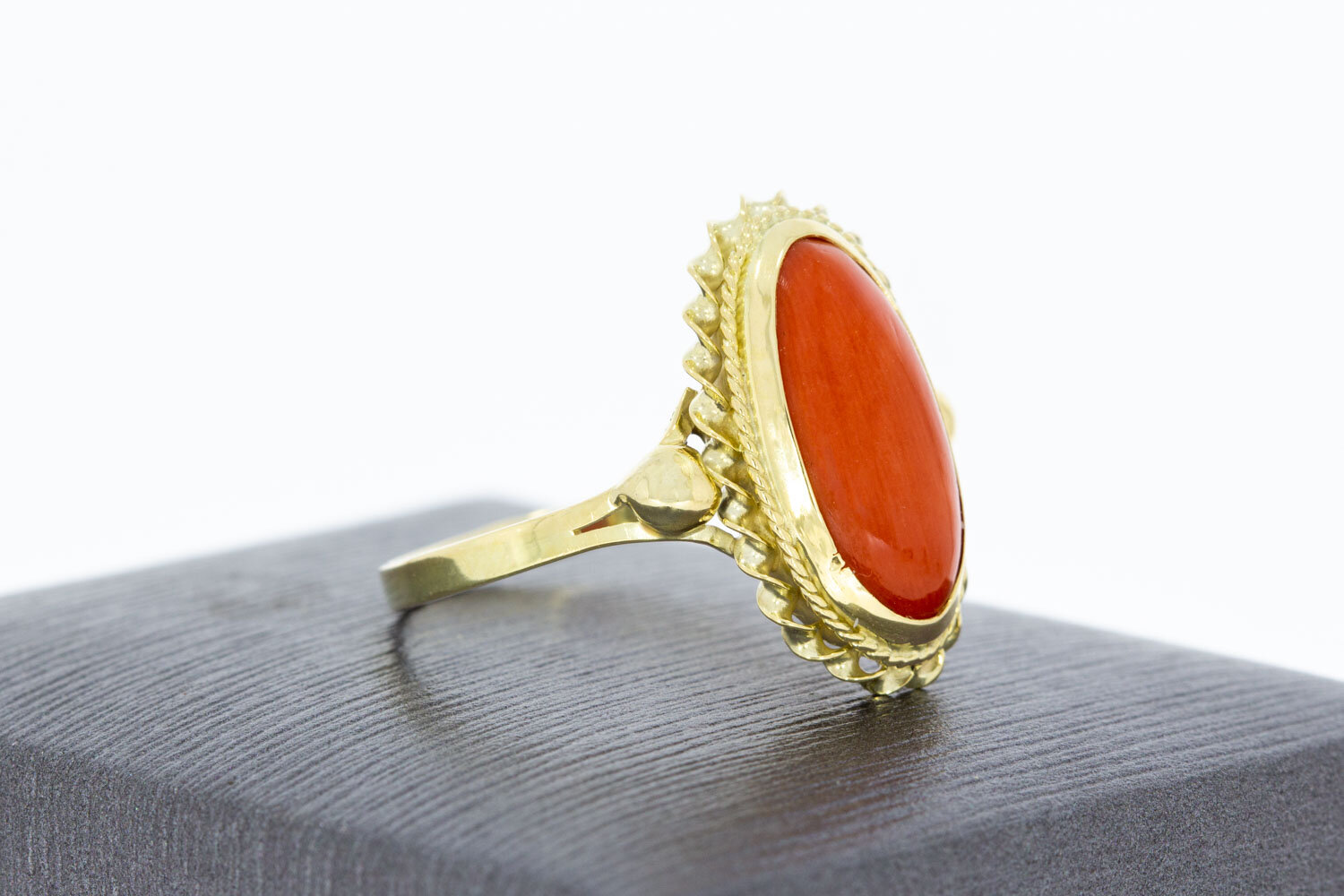 Roter Korallenring 14 Karat Gold - 19,1 mm