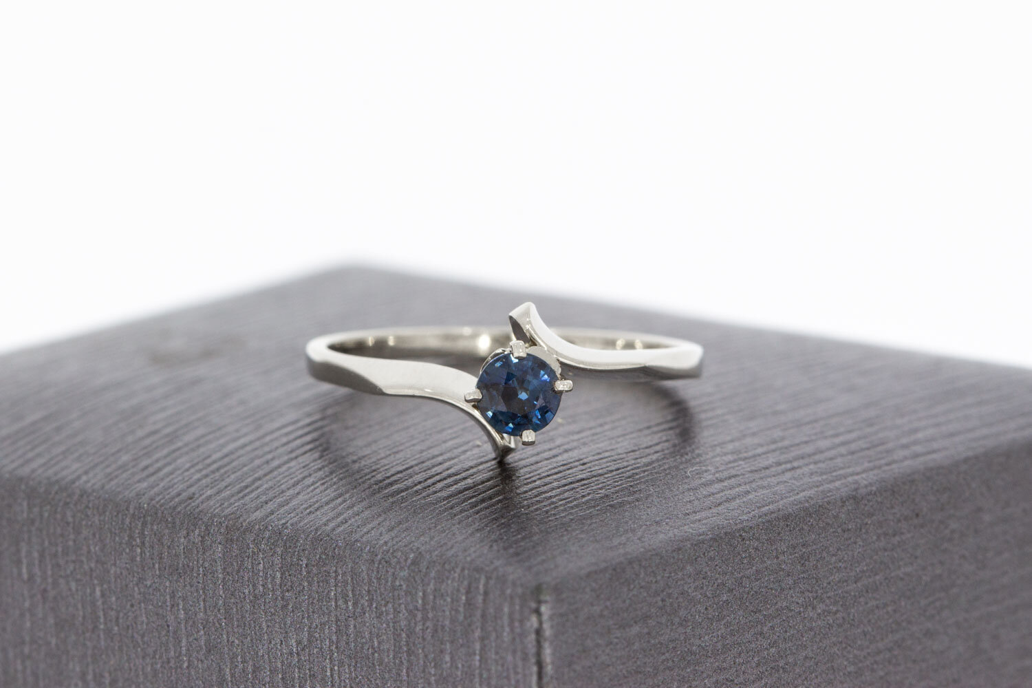 Saphir Ring 14 Karat Weißgold - 16,4 mm