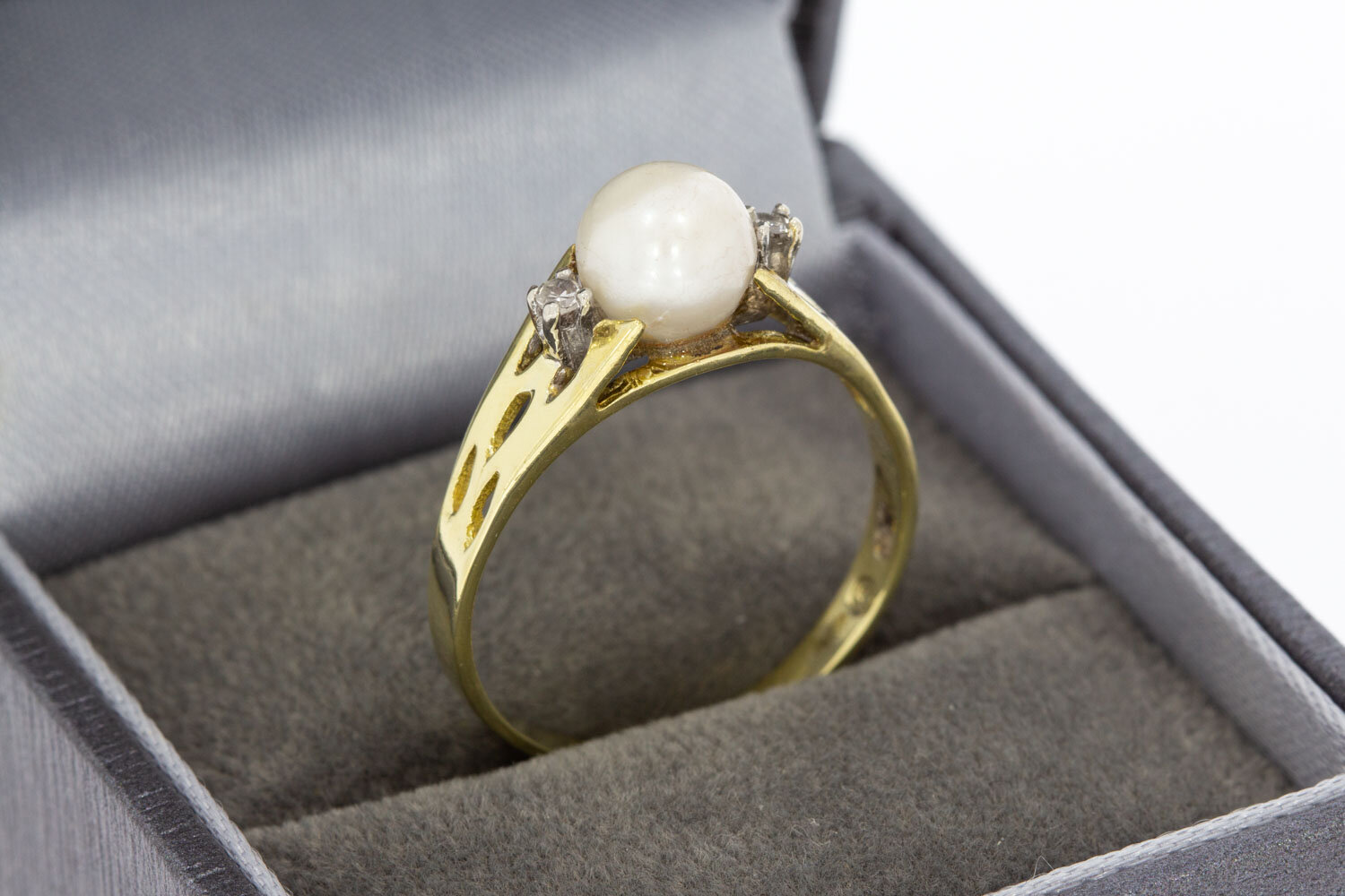 14 Karat Perlenring mit Diamant - 18,7 mm