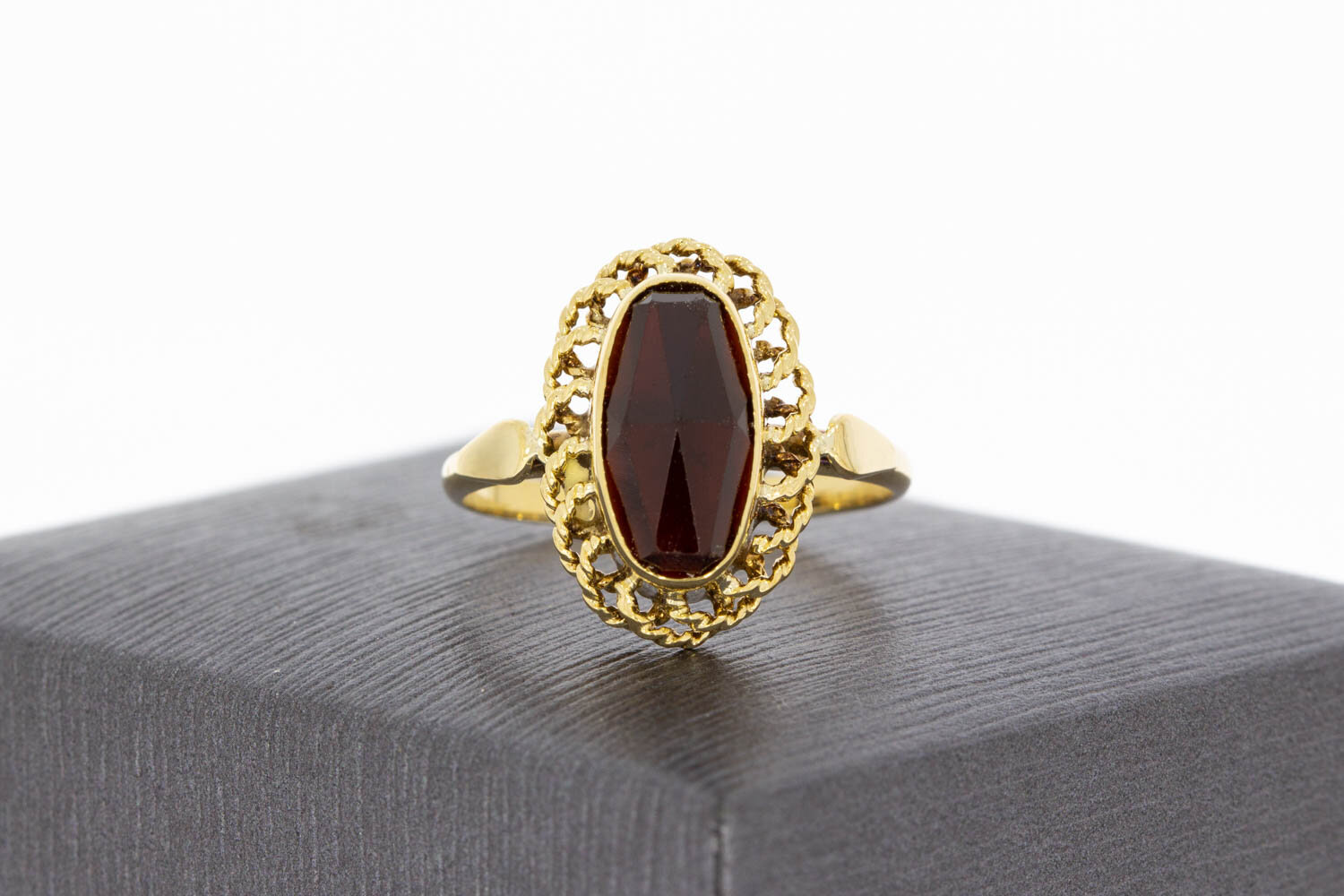Vintage Granat Ring 14 Karat Gold - 17,4 mm
