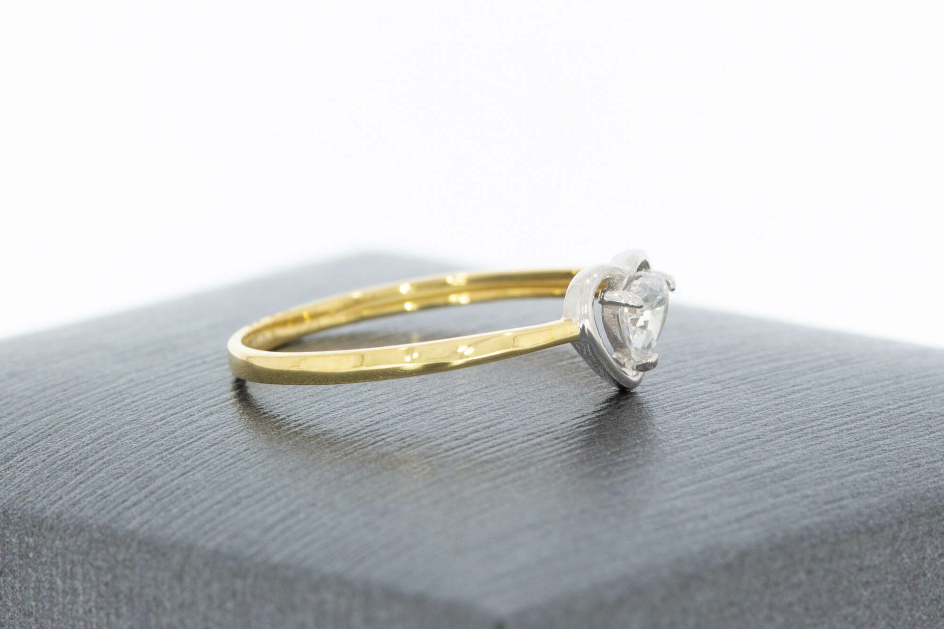 9 Karat Gold Herzring Damen mit Zirkonia - Ringgr&ouml;&szlig;e 48