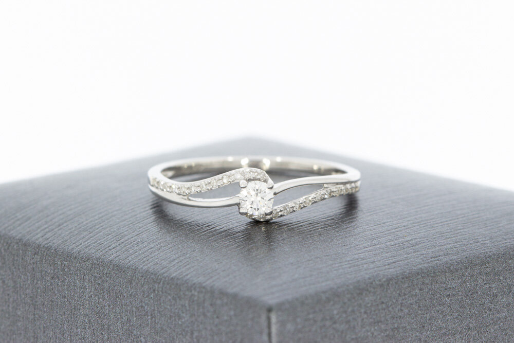 9 Karat Gold Ring Damen mit Diamant 0,10 ct - Ringgr&ouml;&szlig;e 52