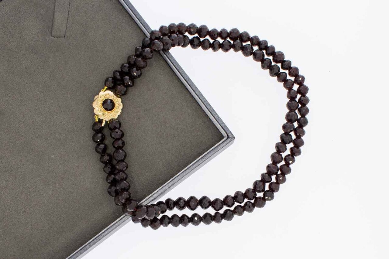 Granaten Damenkette mit  585 Goldverschluß - 36,5