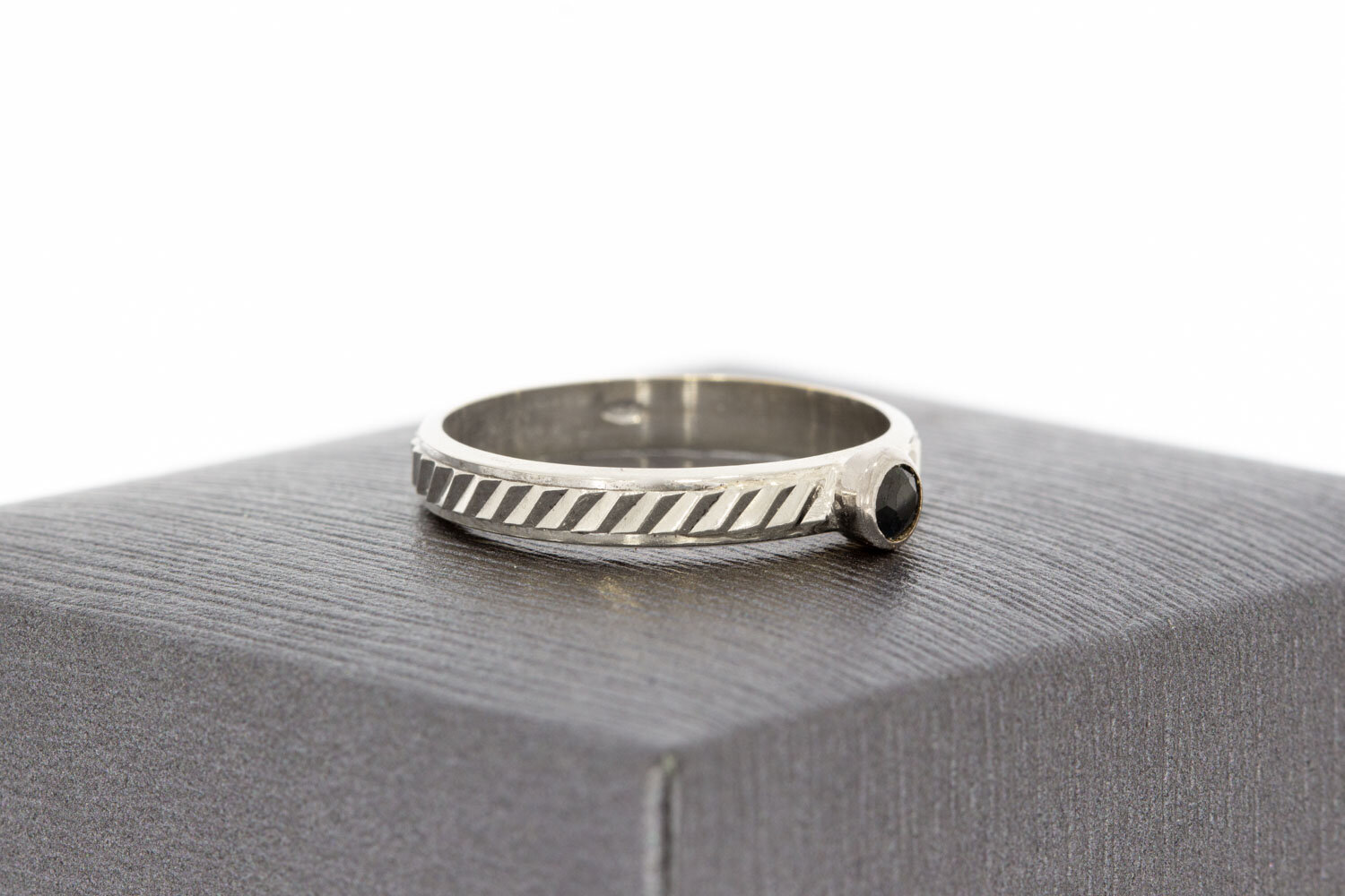 Pinky Saphir Ring 18 Karat Weißgold - 16,8 mm