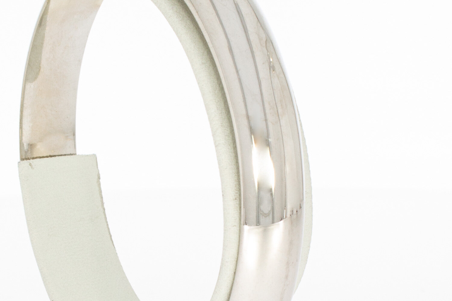 WeißgGold 750 Armreif (63 x 58 mm)