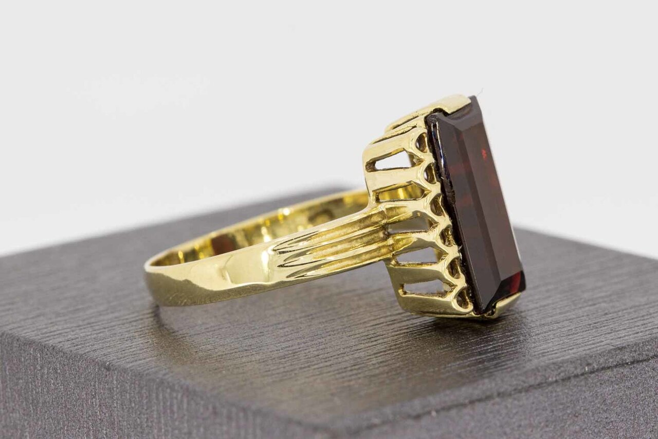 14 Karat Goldring Granat - 19,1 mm