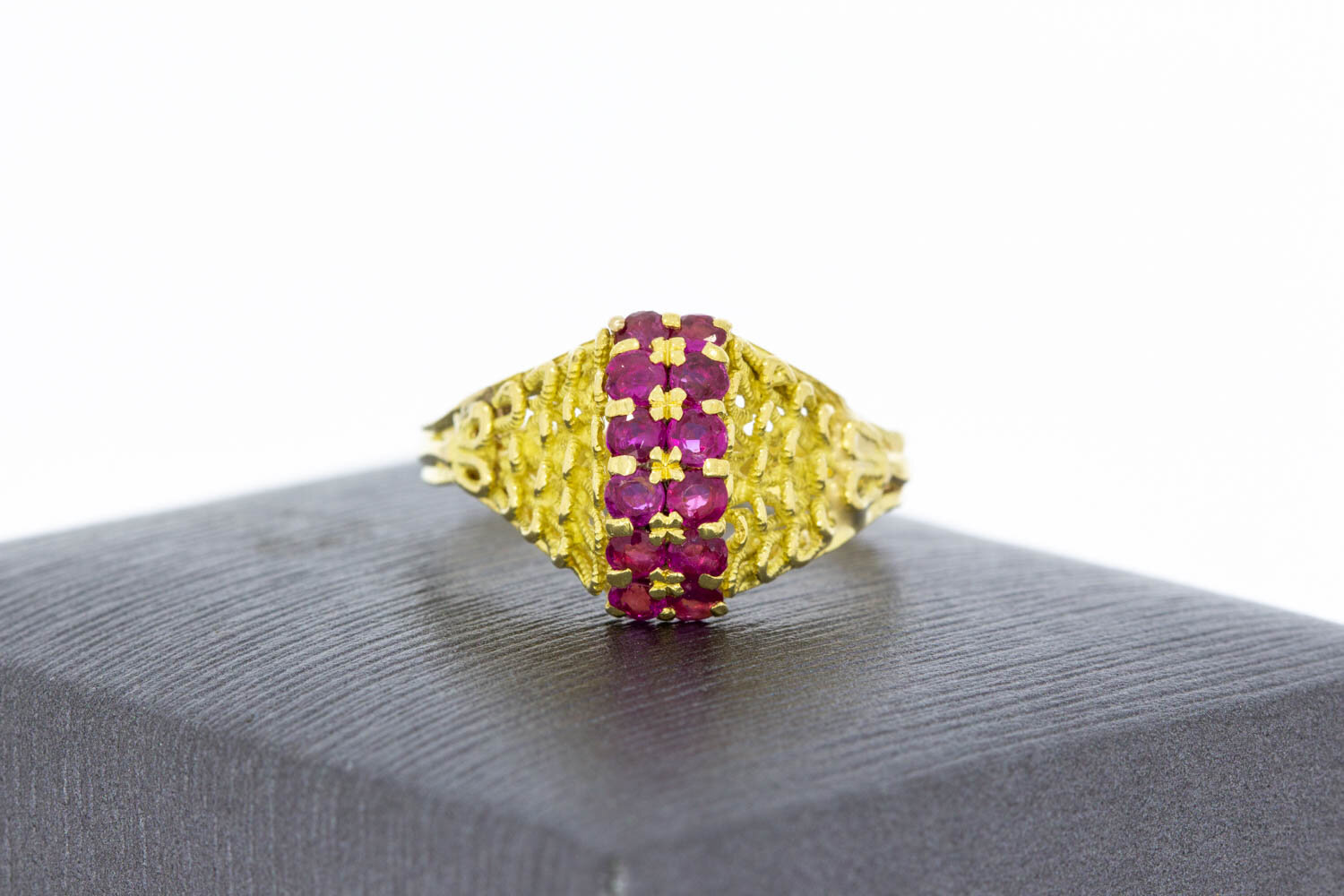 Vintage 18 Karat Gold Ring Damen mit Rubin - Ringgr&ouml;&szlig;e 58