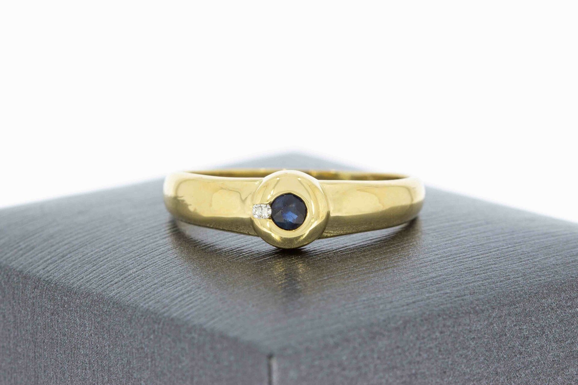 18 Karat Gold Ring mit Saphir und Diamant - Ringgr&ouml;&szlig;e 61