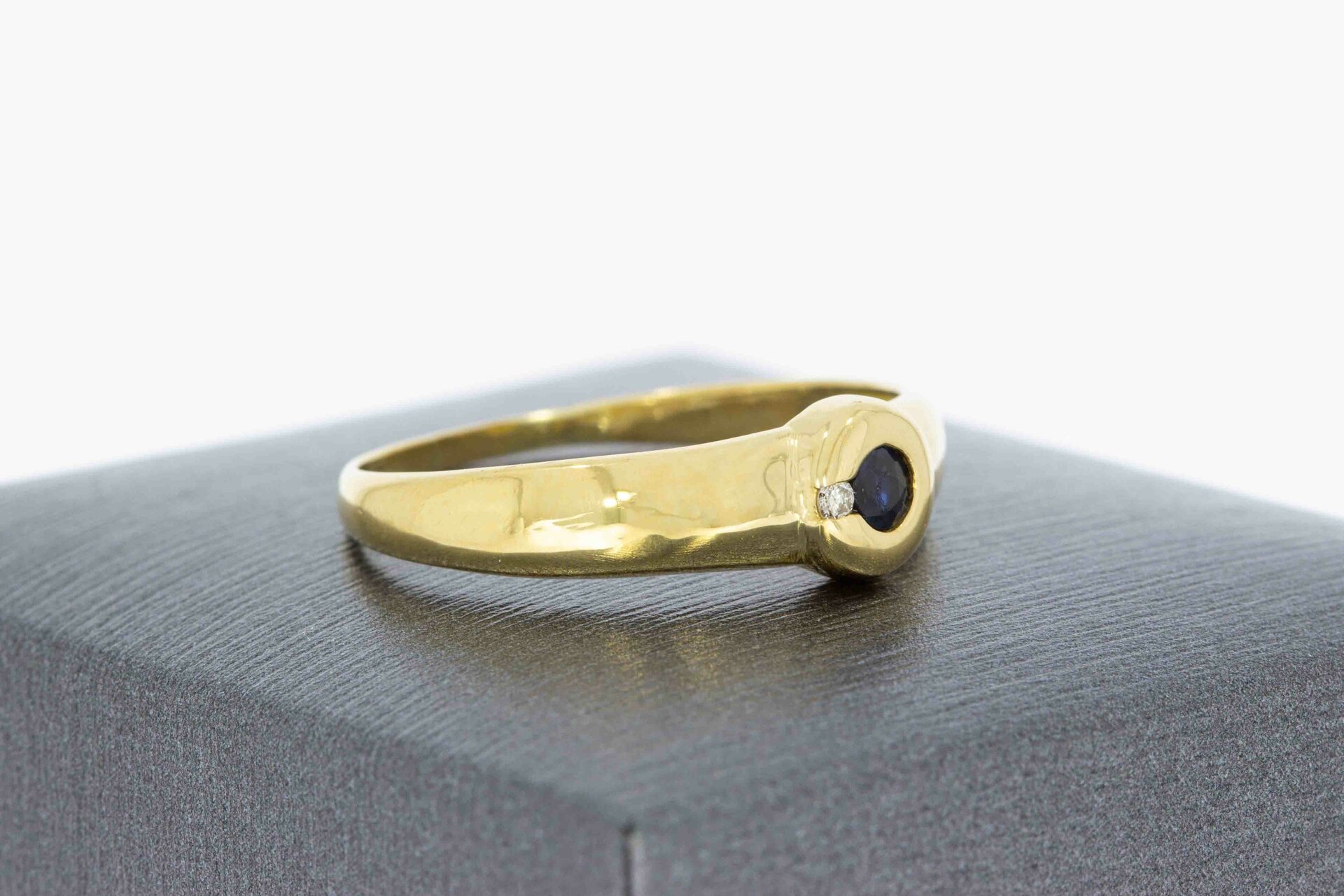 18 Karat Gold Ring mit Saphir und Diamant - Ringgr&ouml;&szlig;e 61