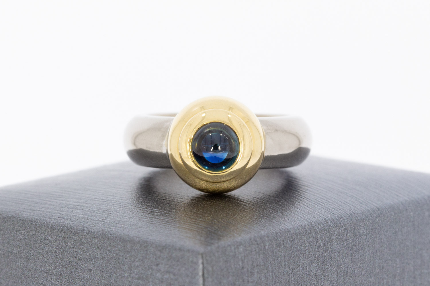 18 Karat Gold Statement-Ring mit Saphir - Ringgr&ouml;&szlig;e 51