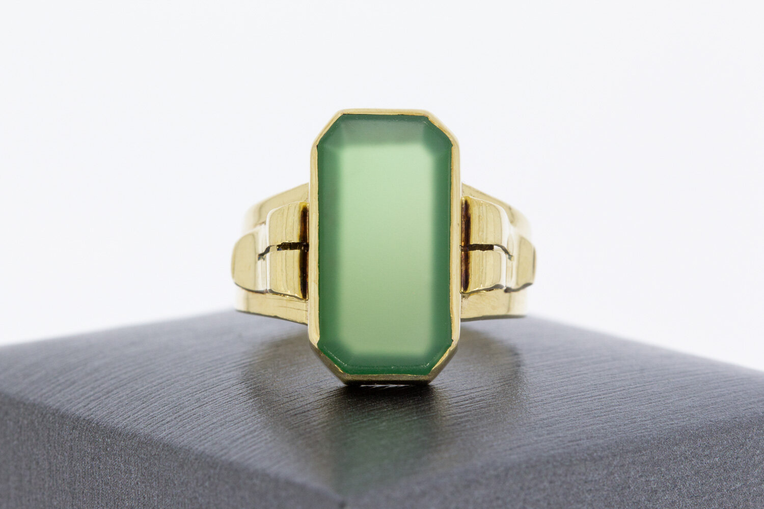 Vintage 585 Gold Ring mit Jade - Ringgr&ouml;&szlig;e 60