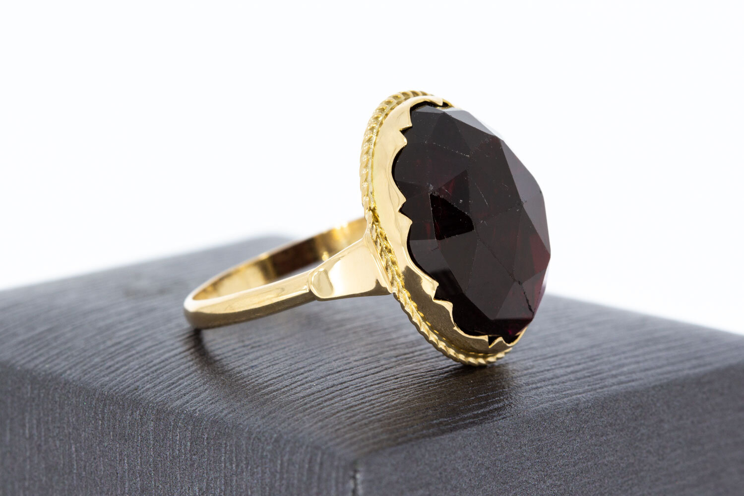 Vintage 585 Gold Ring Damen mit Granat - Ringgr&ouml;&szlig;e 62, 6,1 g