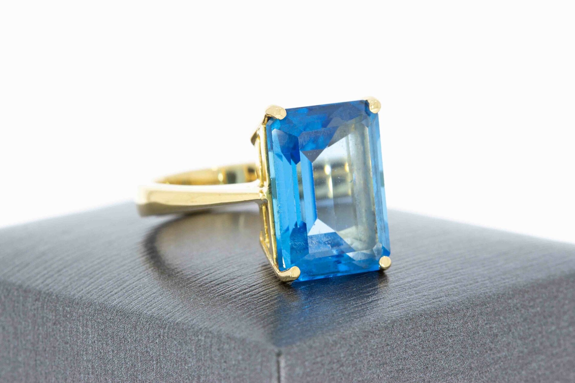 18 Karat Gold Ring Damen mit Topas - Ringgr&ouml;&szlig;e 54