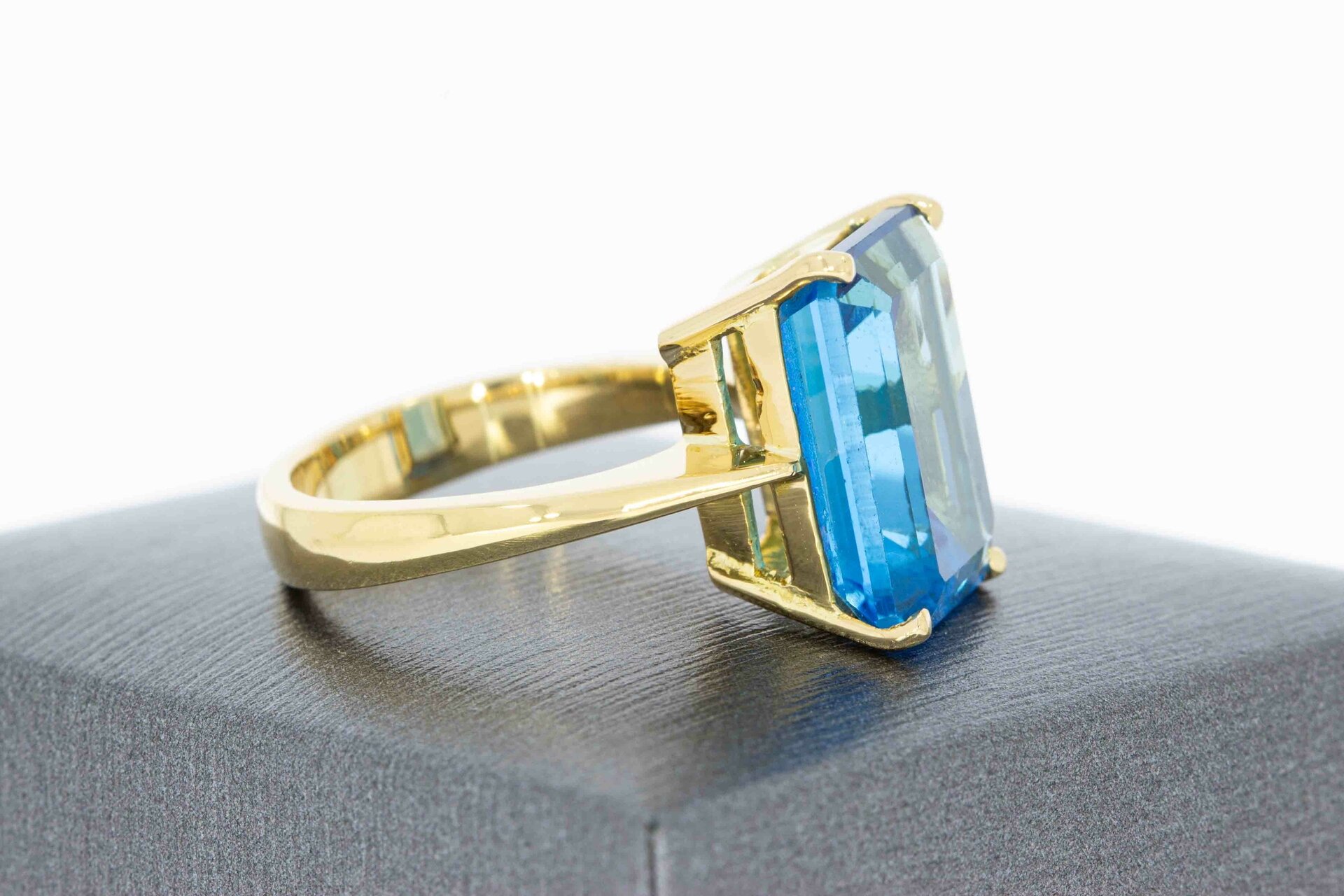 18 Karat Gold Ring Damen mit Topas - Ringgr&ouml;&szlig;e 54