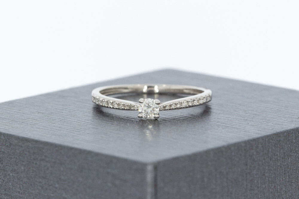 9 Karat Gold Ring Damen mit Diamant 0,09 ct - Ringgr&ouml;&szlig;e 50